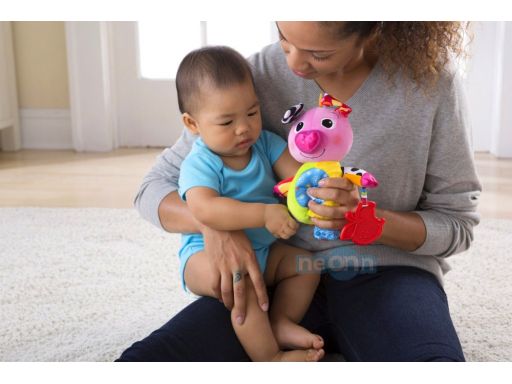 Tomy lamaze świnka maskotka zawieszka do wózka