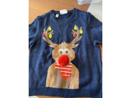 B.P.C sweter dziecięcy granatowy świąteczny 116/122.
